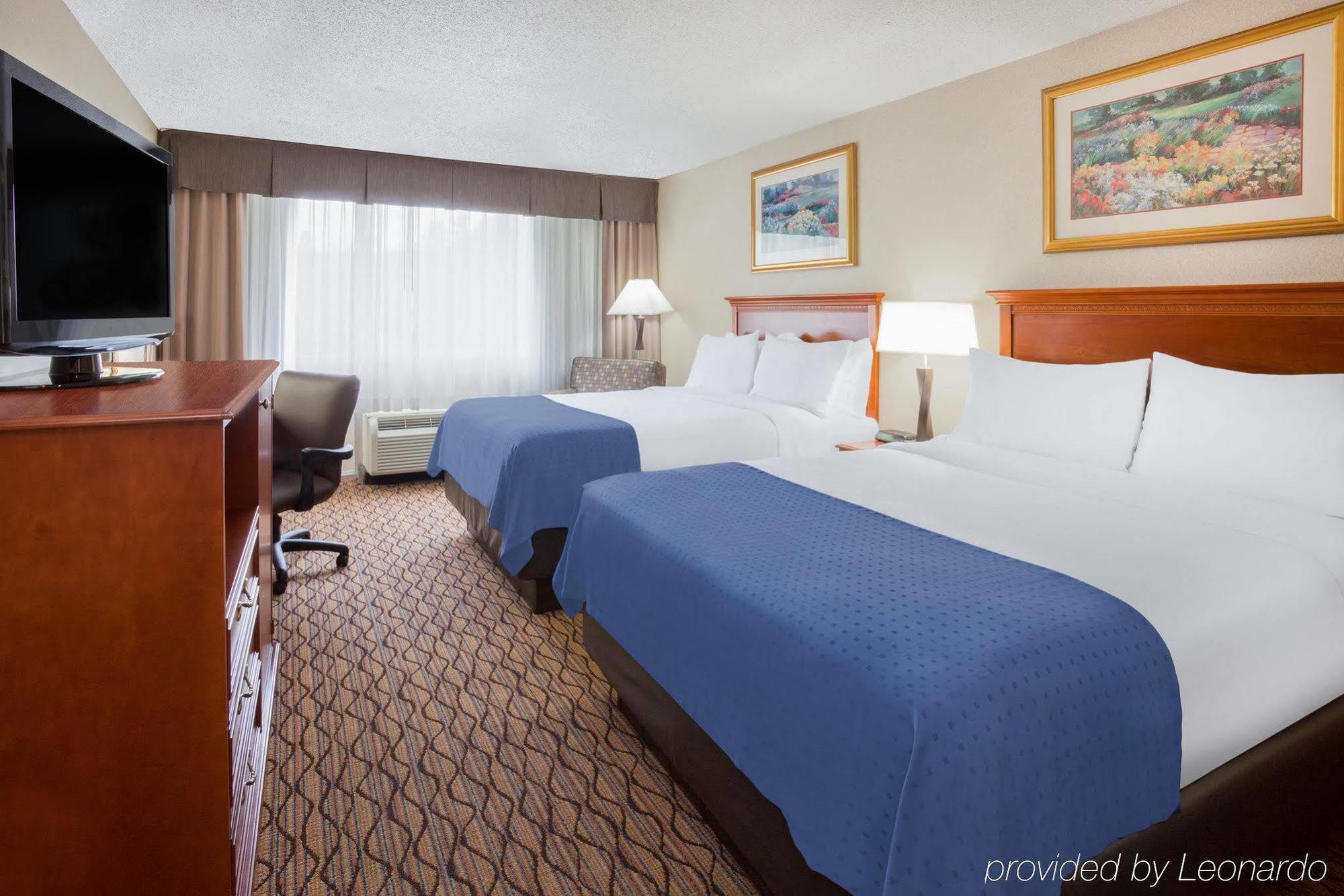 Holiday By Ihg Hotel