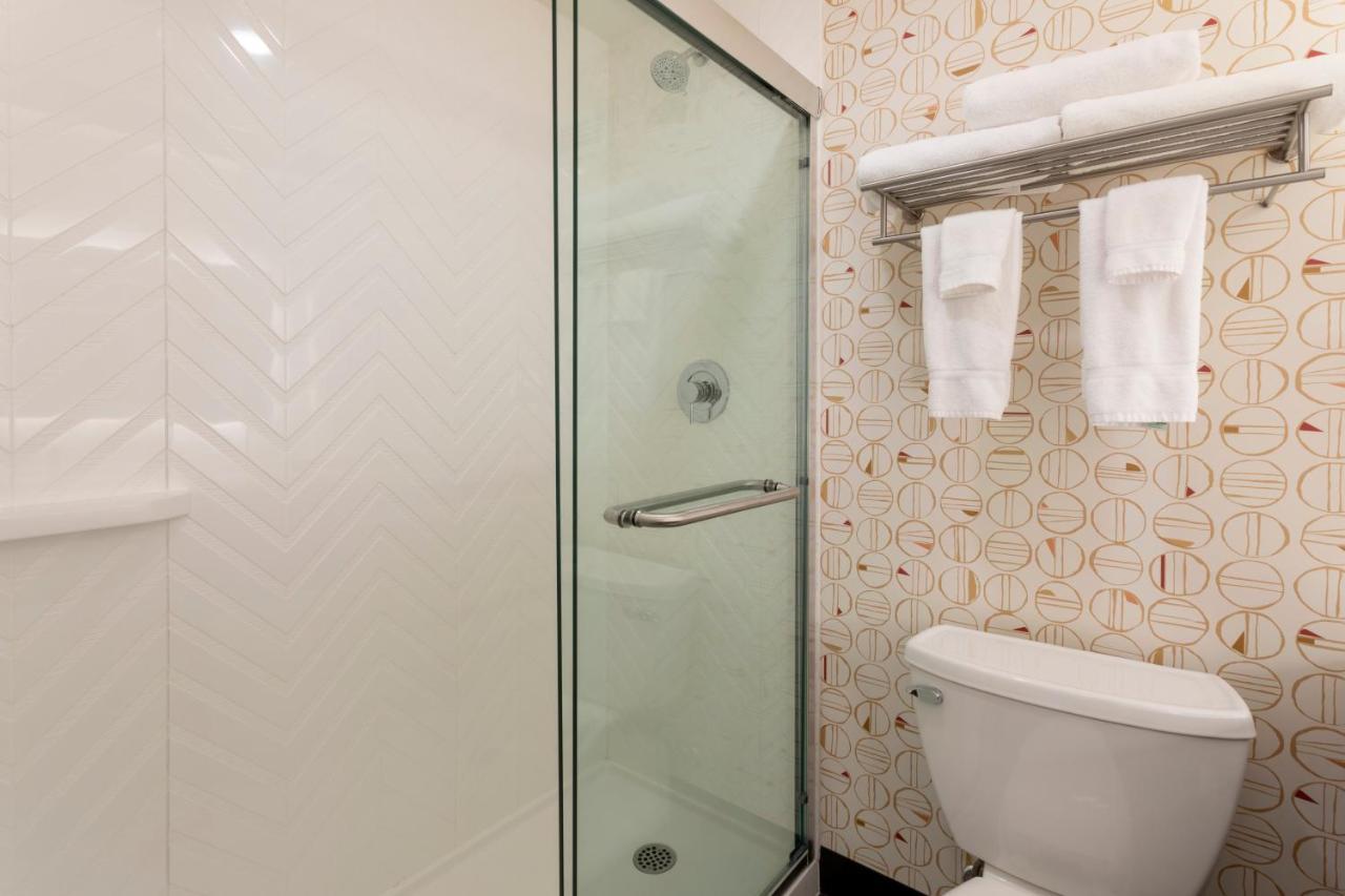 Hotel By Ihg 3*
