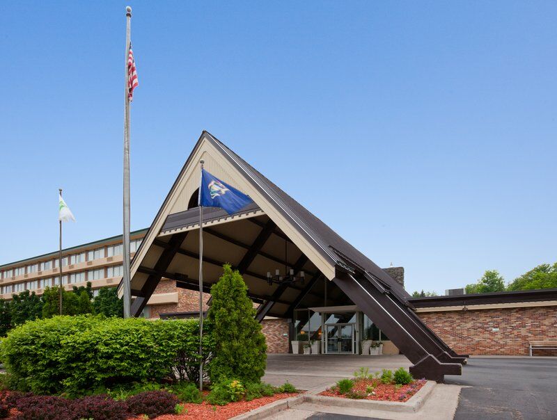 Hotel By Ihg 3*